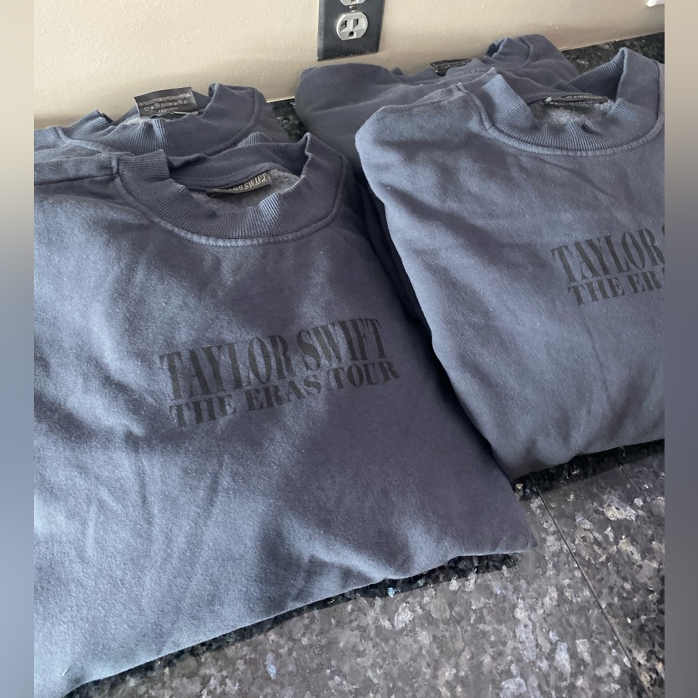Taylor Swift Blue Crew Neck